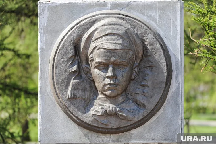 Монументы Павлику Морозову стоят по всей России со времен СССР