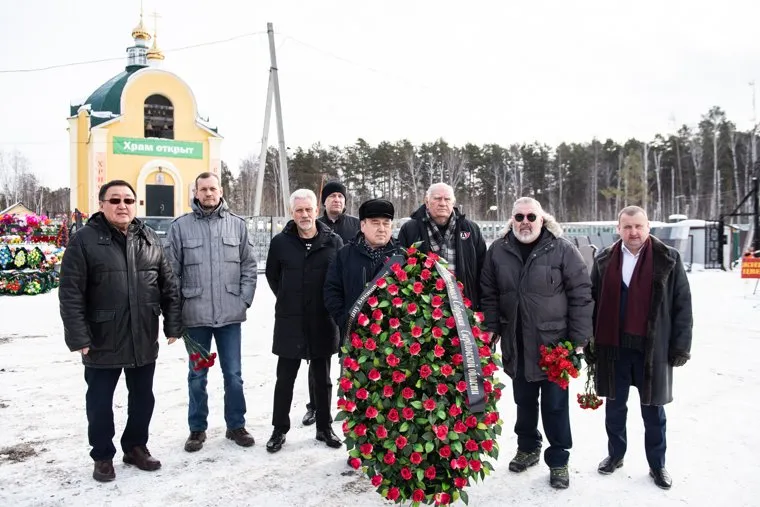 Прощание с бывшим депутатом Свердловской областной думы Константином Карякиным на Лесном кладбище. Екатеринбург