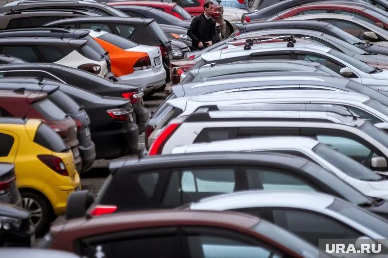 Доля автомобилей возрастом до 7 лет в России постоянно сокращается