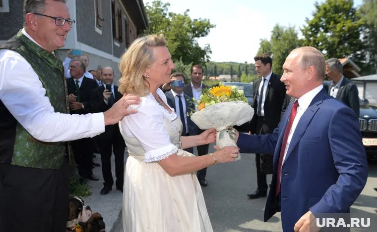Карин Кнайсль рассказала, как пригласила Владимира Путина на свадьбу