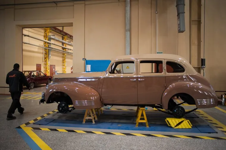 Цех реставрации ретро автомобилей на предприятии "Уралэлектромедь". Свердловская область, Верхняя Пышма, реставрация, автомобиль, ретро автомобиль, машина, тюнинг, ремонт, цех реставрации ретро автомобилей, починка, packard one twenty120