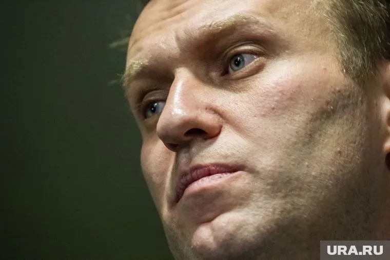 Навальный подключен к аппарату ИВЛ, результатов анализов еще нет