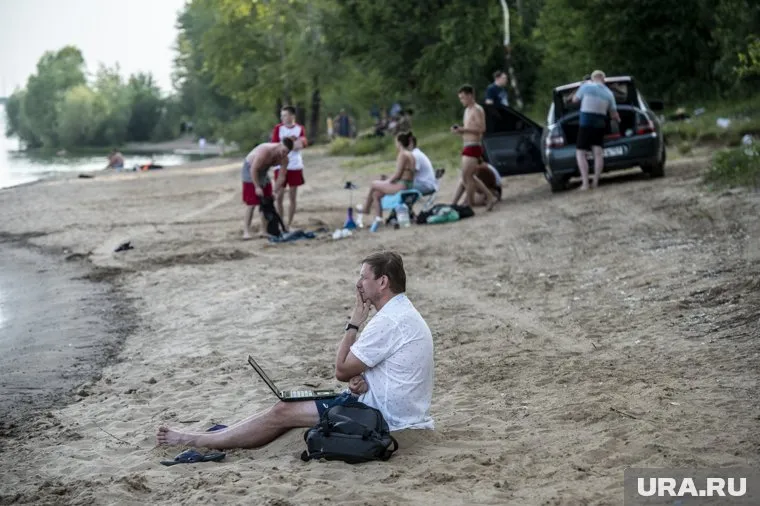 Олег Бабич заявил, что на рабочих местах должны присутствовать аптечки
