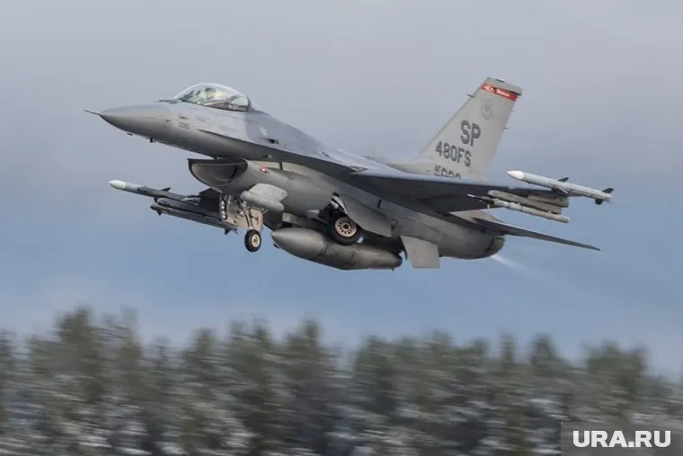 США должны разрешит Украине использовать F-16 для атак по территориям России, отметил Джонатан Свит