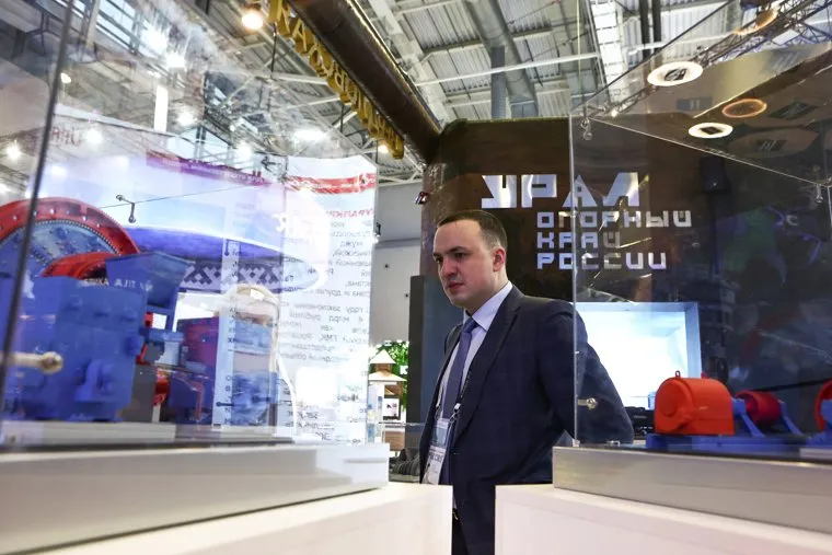 Премьер-министр России Михаил Мишустин на осмотре выставки "Россия" вместе с главами правительств стран-участниц СНГ. Москва