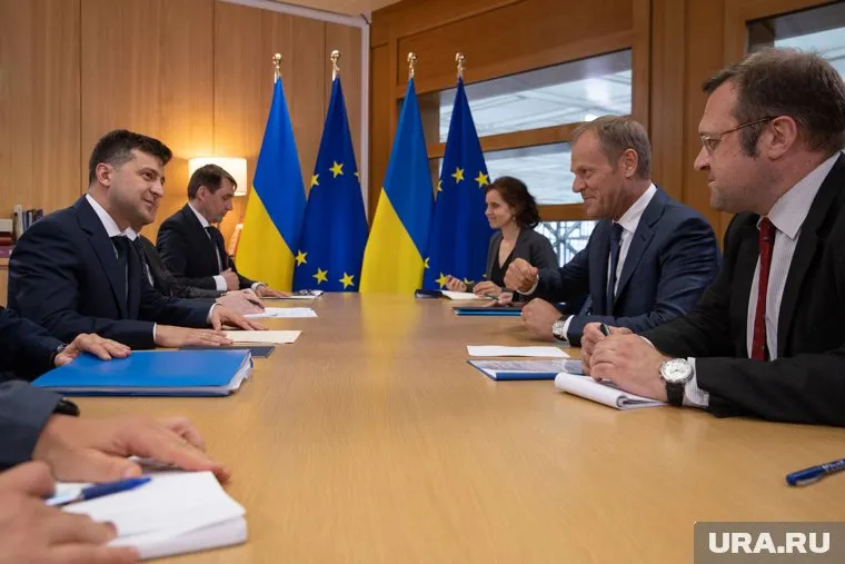 Евросоюз не доложен колебаться, когда речь идет об Украине, считает Манфред Вебер