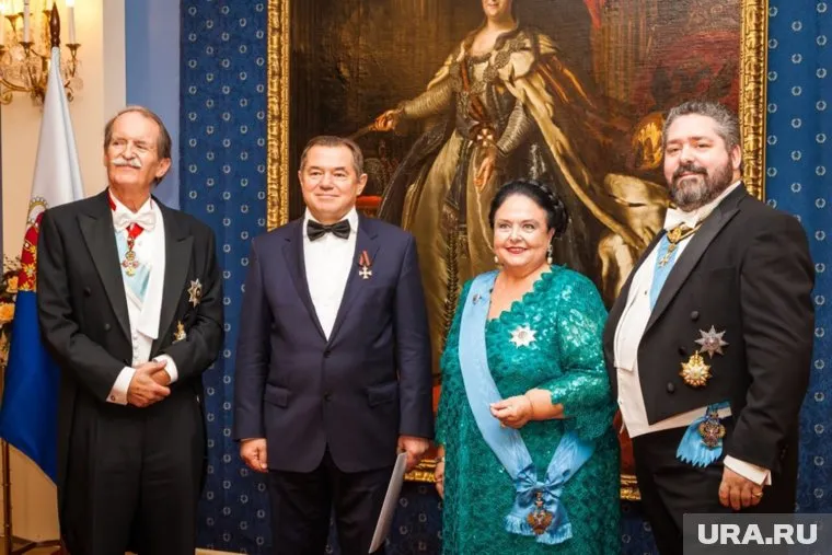 Сергей Глазьев (на фото — второй слева) стал обладателем ордена Святого Владимира IV степени