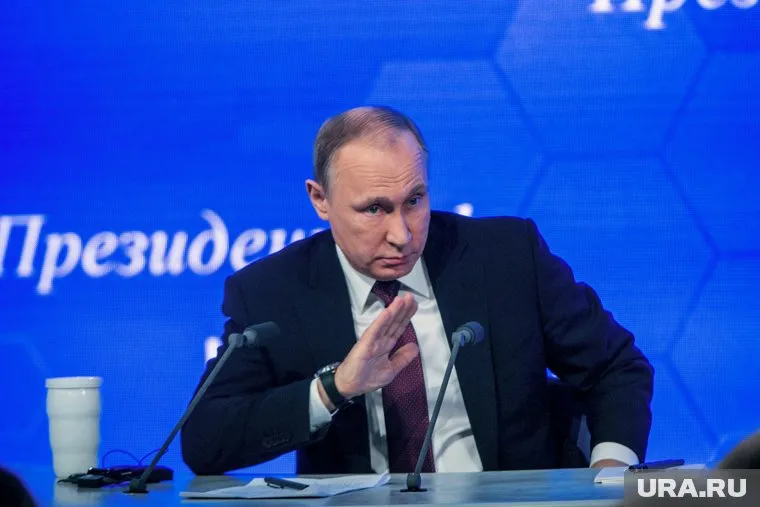 Владимир Путин начал серию совещаний по оборонке и сразу послал сигнал Джо Байдену