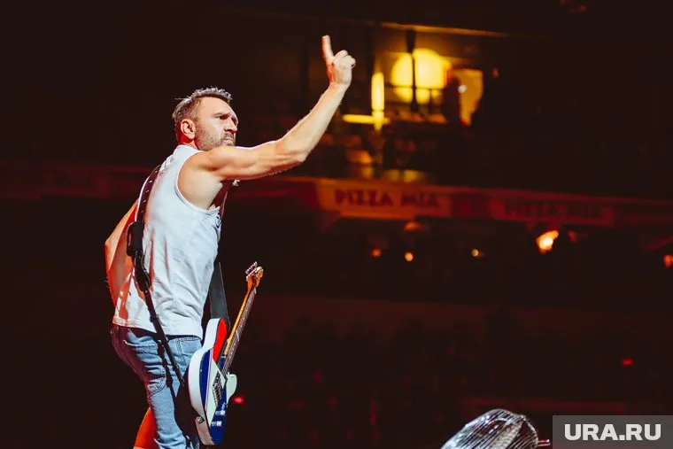 Шнуров уверен, что его жену не узнают на улице