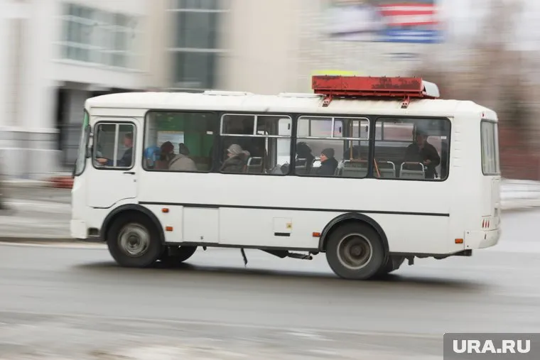 Специальный график автобусов ввели из-за ремонта Чеховского моста