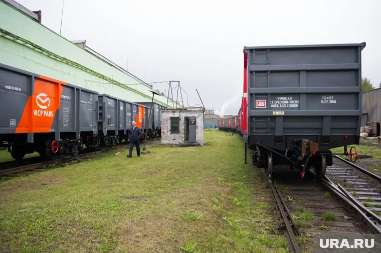 Вагон отцепился и врезался в грузовик, на котором стоял рабочий (архивное фото)
