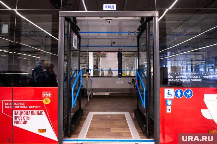 К юбилею украсят 13 автобусов