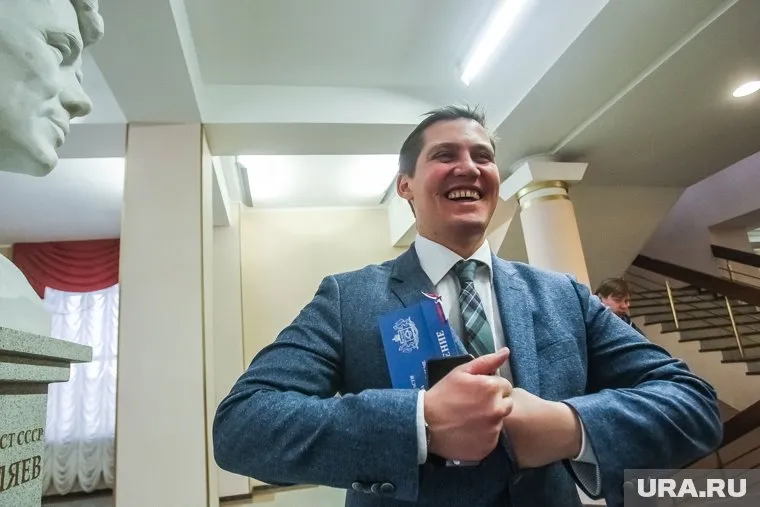 Павел Белявский разместил стихотворное поздравление для прекрасных тюменок во всех своих аккаунтах в соцсетях