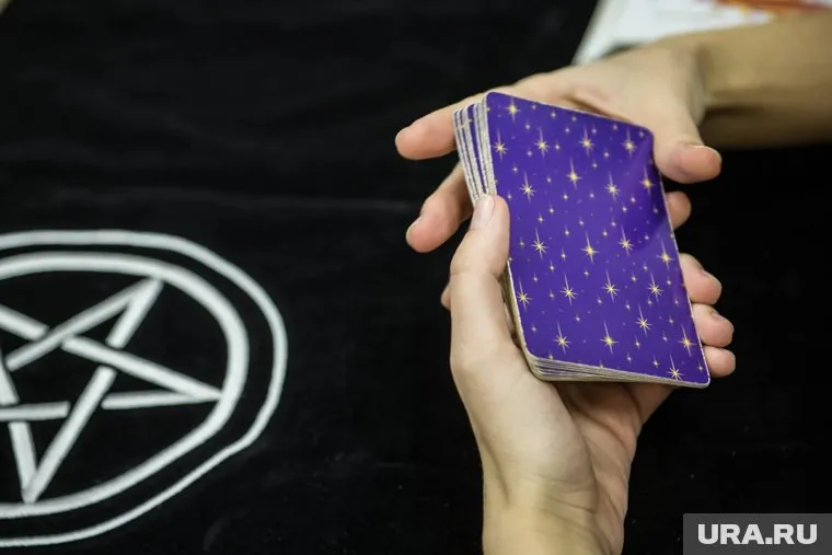 Ранее гадалке неоднократно поступали угрозы от местных жителей с призывом перестать гадать