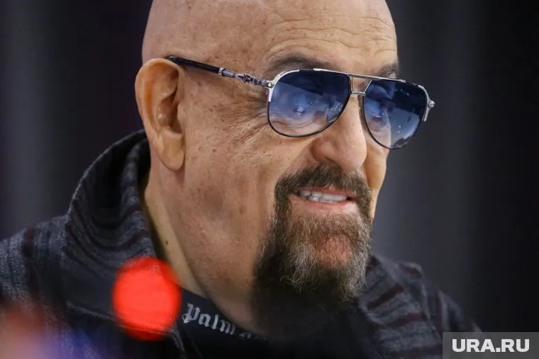 Шуфутинский заявил, что рад мемам на песню «Третье сентября»