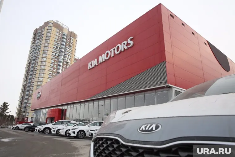 Власти Сургута нашли способ повлиять на автосалон Kia — его просто продадут