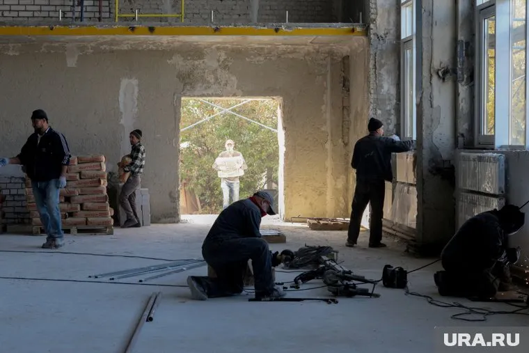 Жильцы не дождались ремонта дома и оплатили его сами