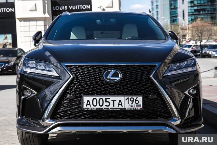 Авто угнали с Рыбацкого проспекта в Северной столице