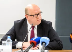 Текслер уволил находящегося под следствием челябинского министра Нечаева