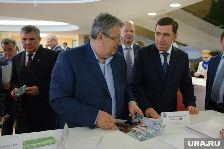 В прошлом тысячелетии Аркадий Чернецкий (слева) и сам баллотировался в губернаторы Свердловской области