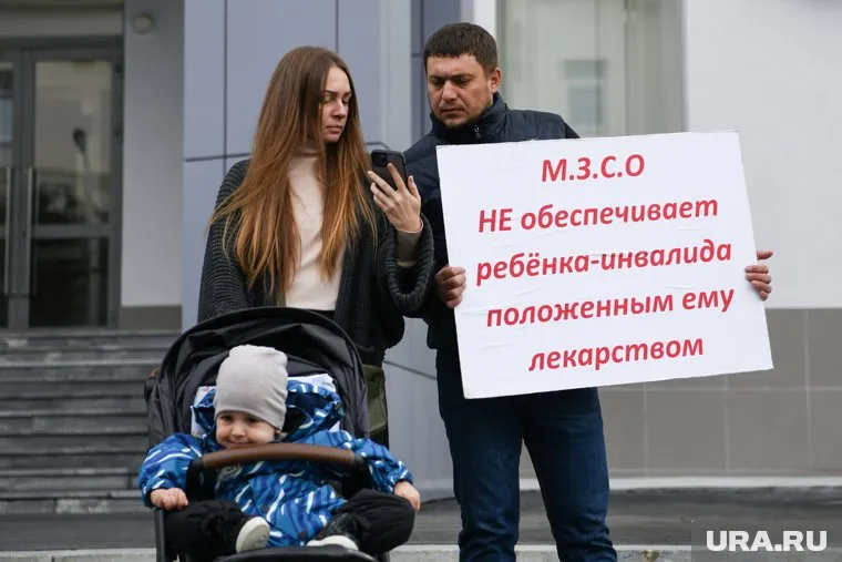 Трехлетний Михаил Бахтин страдает СМА