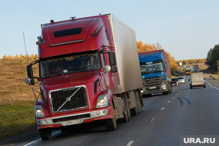 Дальнобойщиков РФ в задерживают в Казахстане из-за отсутствия документов на товары из ЕС