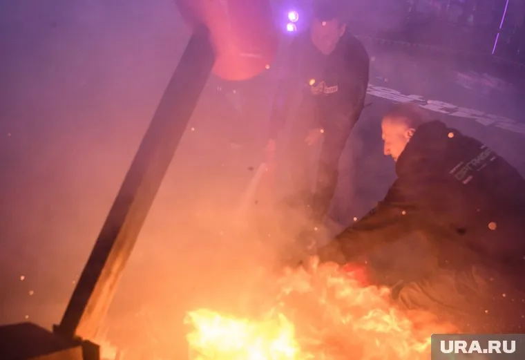 В результате атаки дронов загорелись жилые дома