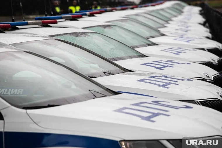 Госавтоинспекторы просят автолюбителей быть осторожными на дороге