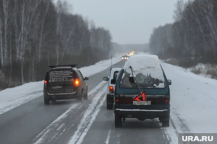 Автомобиль при обгоне врезался во встречную машину