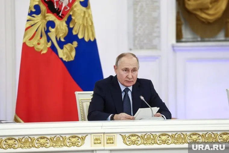 Путин обещал подумать над изменением нормы закона о поддержке многодетных семей