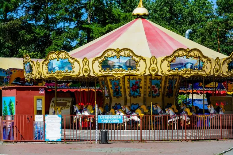 Обстановка в парке имени Пушкина после снятия ограничений по эпидемии коронавируса. Челябинск