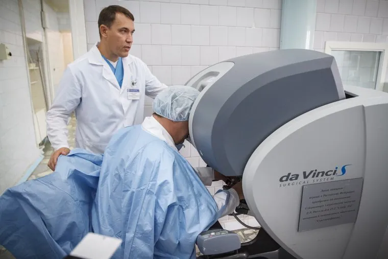 Евгений Куйвашев посетил ОКБ №1. Екатеринбург, робот-хирург, аппарат да винчи