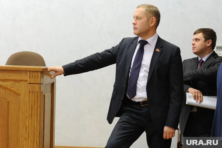 После отставки Мотовилова (слева), его партийный пост займет Зорин