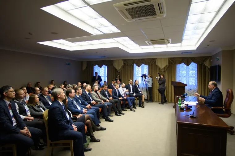 Встреча Николая Цуканова и финалистов свердловского этапа конкурса "Лидеры России". Екатеринбург