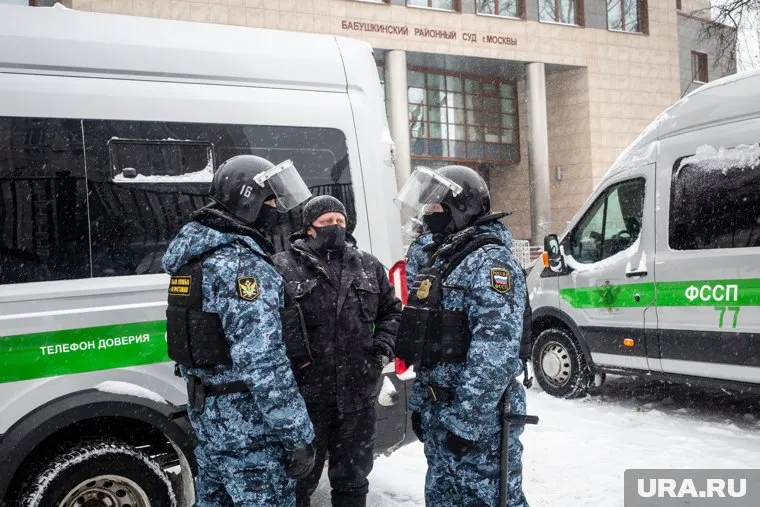 Судебным приставам хотят значительно расширить доступ к личным данным должников.