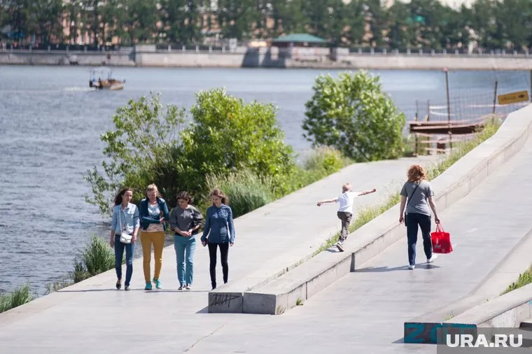 Откажитесь от кофеина и газировок, поскольку они грозят организму обезвоживанием