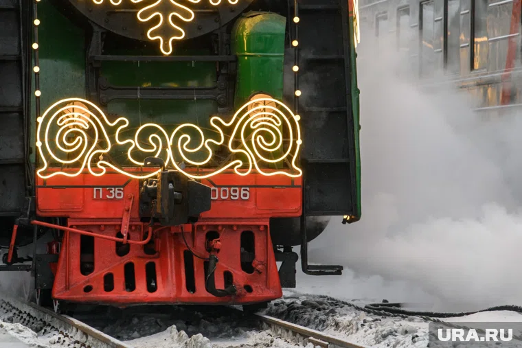 Поезд пришли встретить примерно три тысячи ишимцев