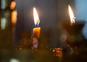 Слезы и цветы: Ноябрьск простился с одним из пяти погибших в трагической аварии