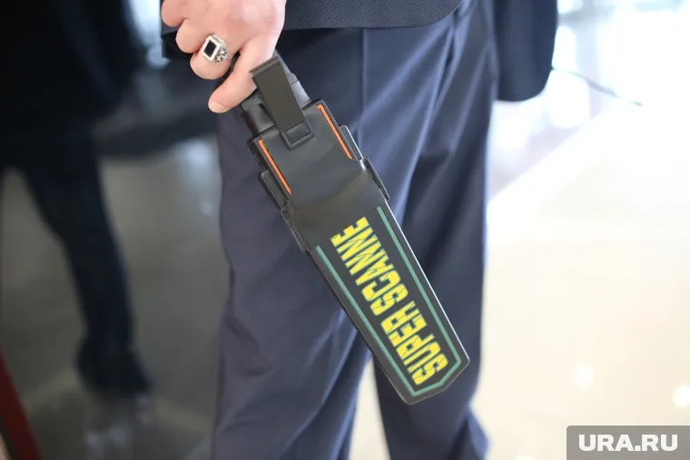 Ямальцы предлагают проверять у всех карманы при входе в учебные заведения (архивное фото)