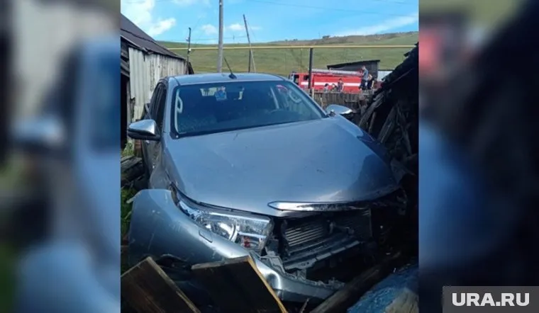 Маленьких пассажиров спасла прочная конструкция машины