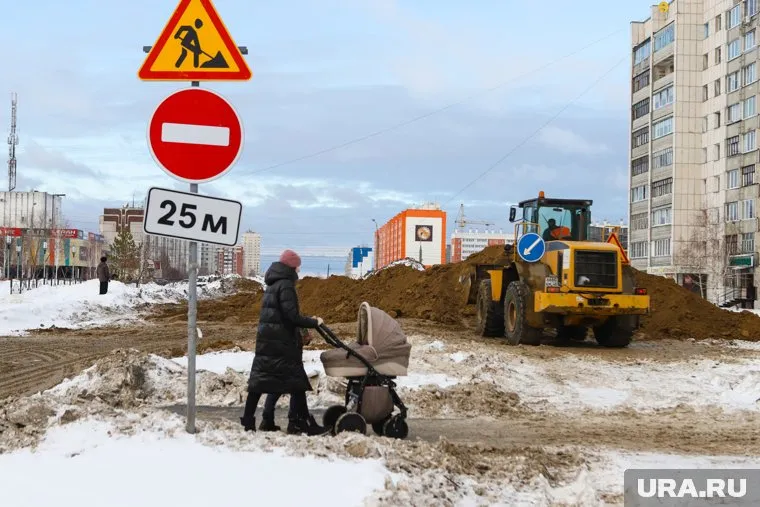 К курганскому детскому саду сделают временную дорогу из досок