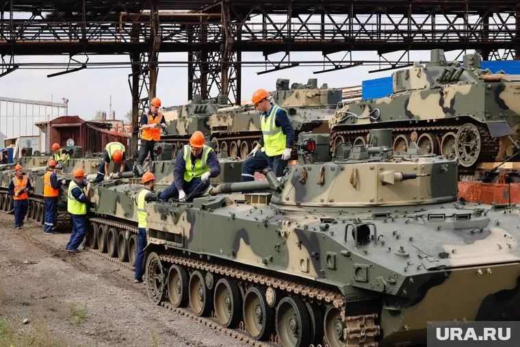 КМЗ отгрузил бронемашины на фронт