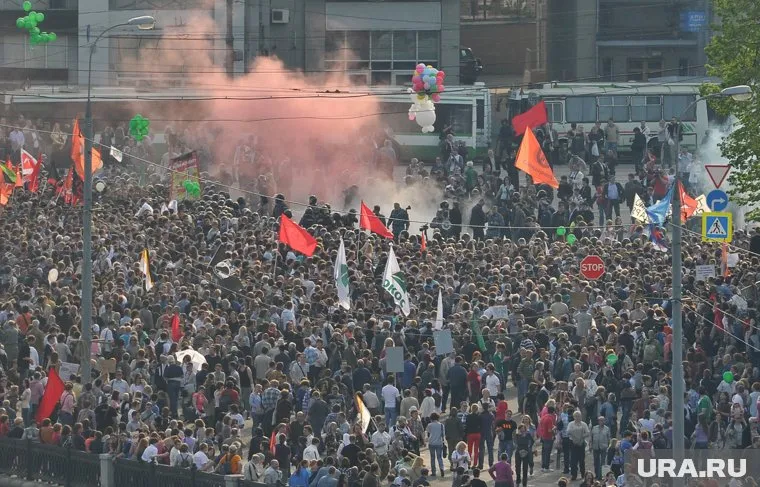 Это истории о сопутствующих потерях, напрасных надеждах и бенефициарах протеста 2012 года