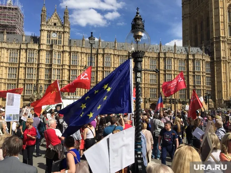 Флаги СССР в центре Лондона сделали праздник незабываемым