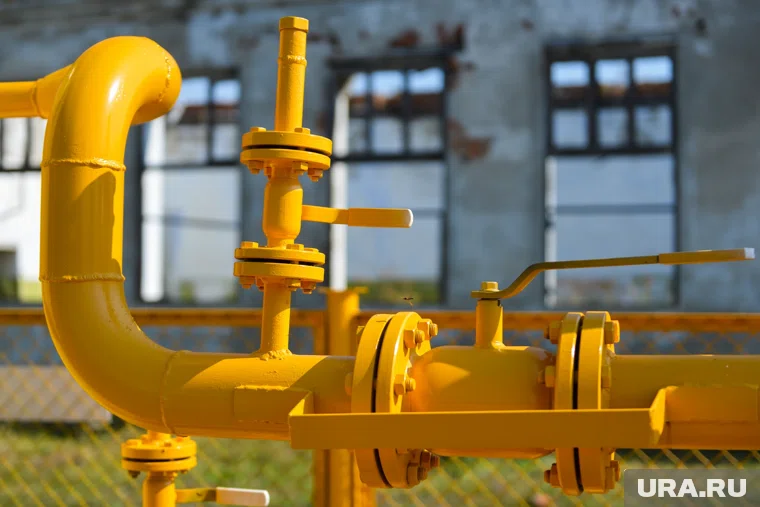 Газовую трубу вернут на опоры (архивное фото)