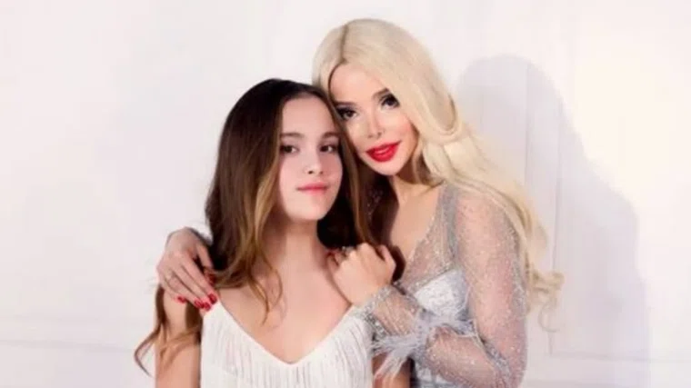 Сейчас Алена не поддерживает контакт с дочерью