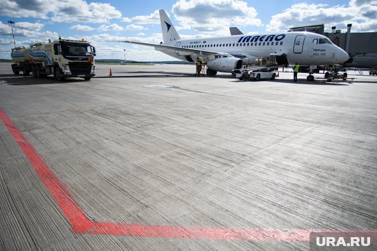 «Суперджеты» будут летать и Нового Уренгоя в Геленджик и обратно