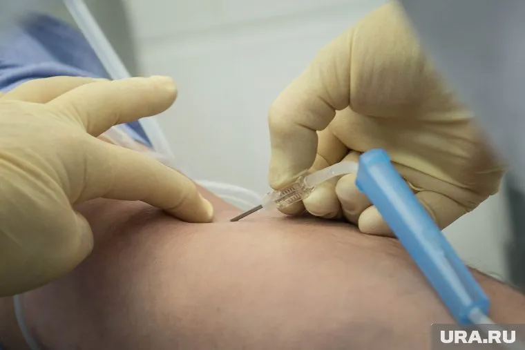 Боец частной военной компании обратил внимание на установленный Третьякову катетер (архивное фото)