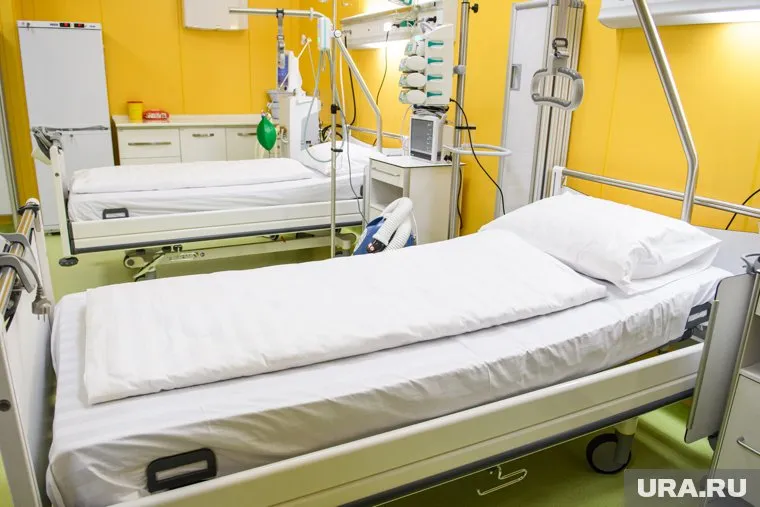 Люди идут в платные клиники из-за долгого ожидания в государственных больницах, считает Геннадий Онищенко