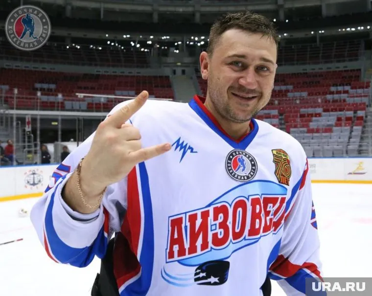 Южноуральская ХК "Аизовец" выиграла фестиваль Ночной хоккейной лиги среди любителей.